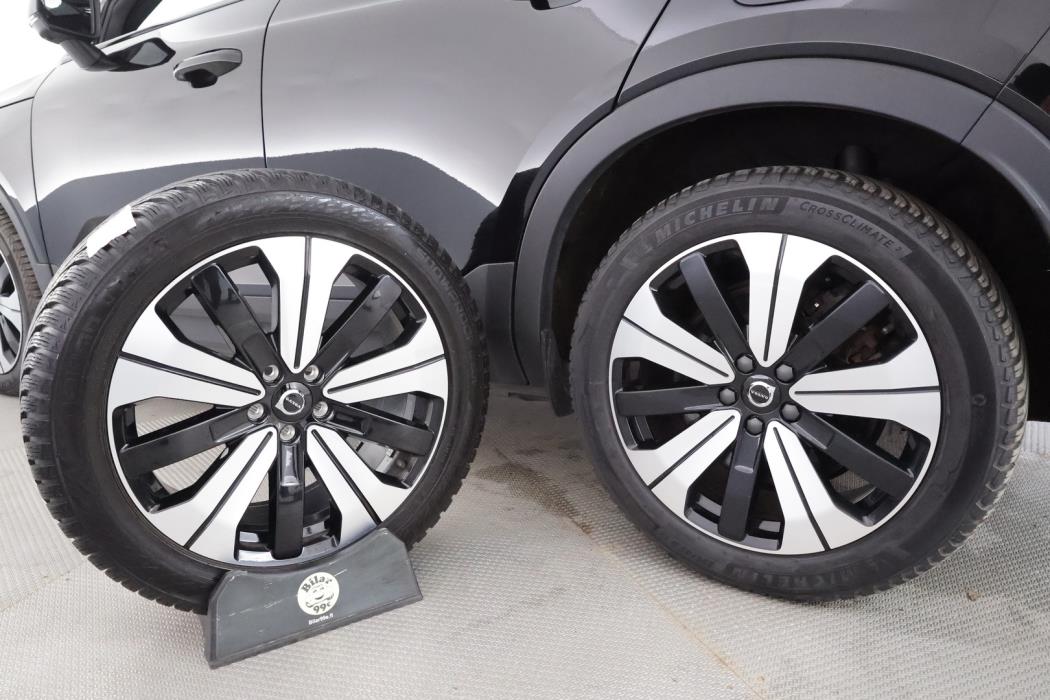 VOLVO XC40 2023