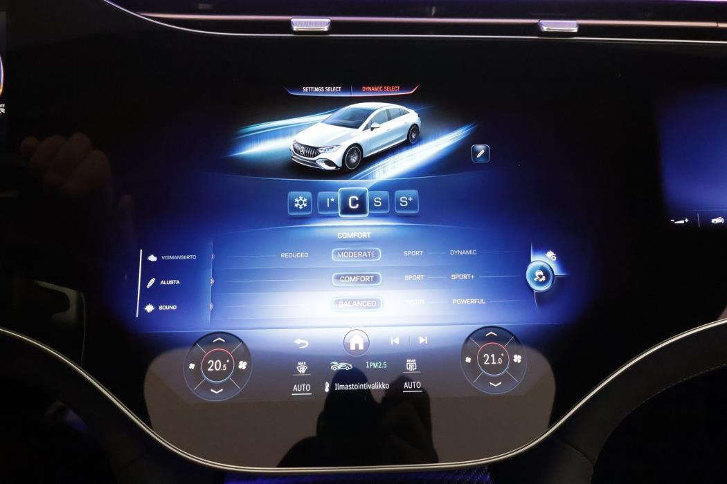 MERCEDES-BENZ EQE 2025