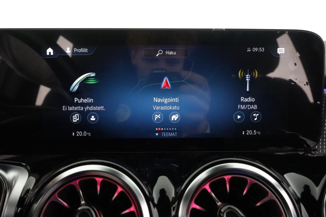 MERCEDES-BENZ EQB 2023