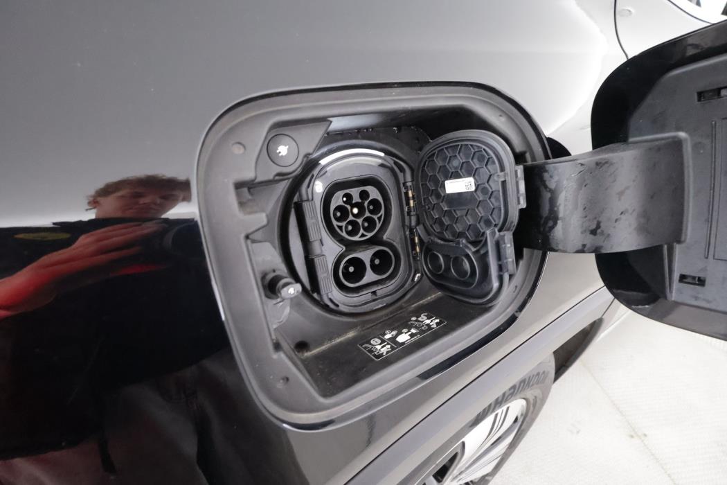 MERCEDES-BENZ EQB 2023