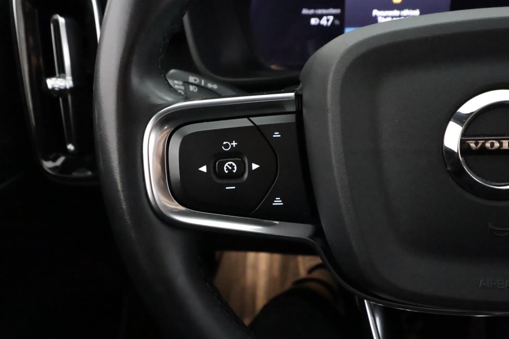 VOLVO C40 2024