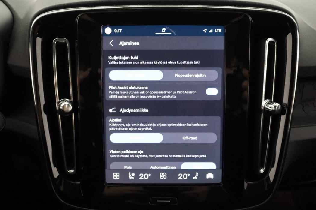 VOLVO C40 2024