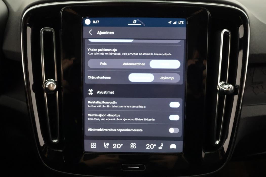 VOLVO C40 2024