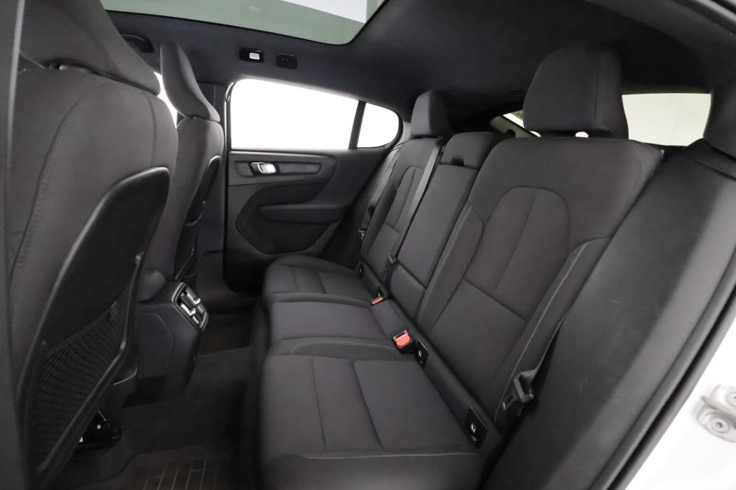 VOLVO C40 2024