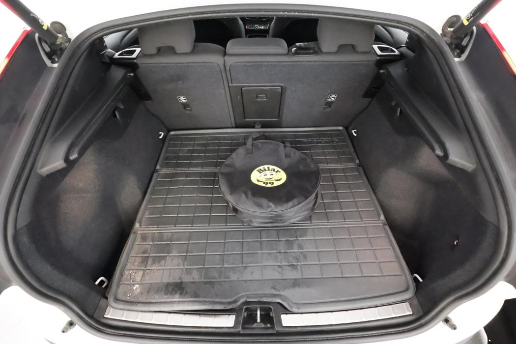 VOLVO C40 2024