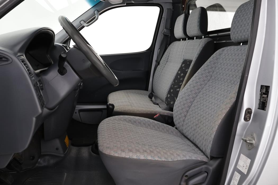 TOYOTA Hiace 2006