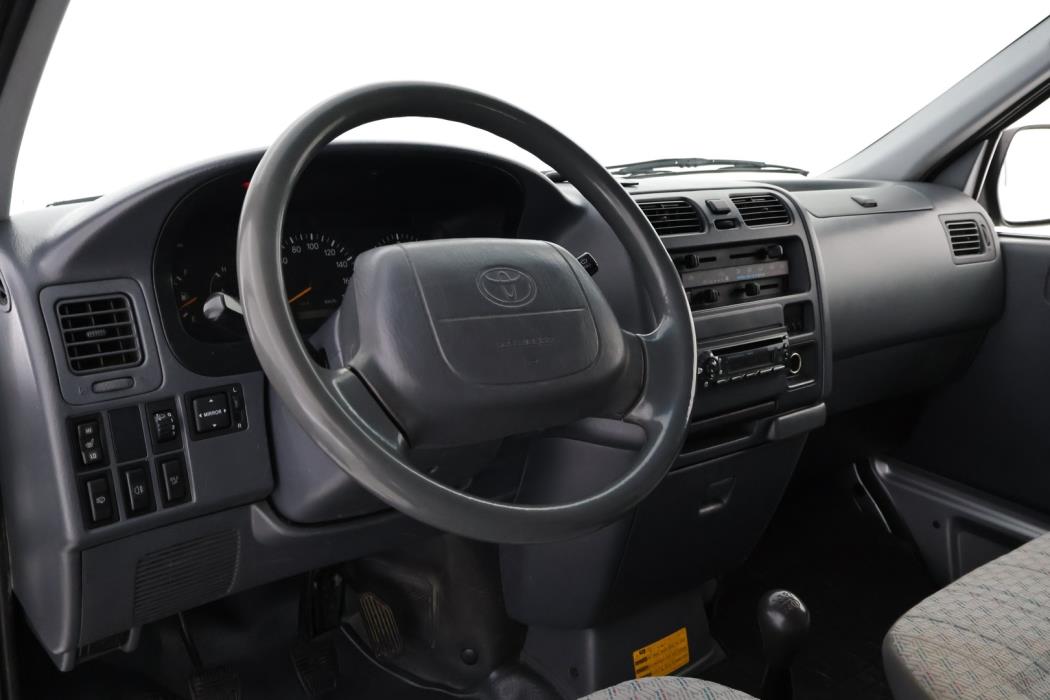 TOYOTA Hiace 2006