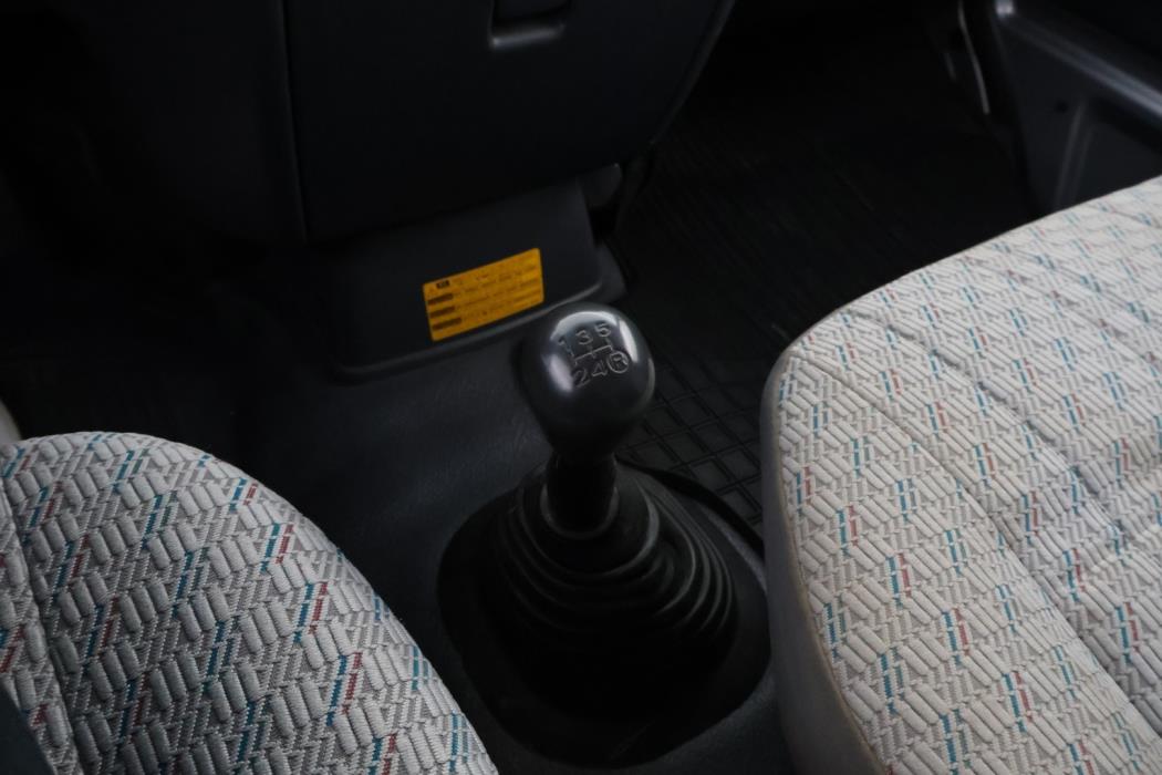 TOYOTA Hiace 2006