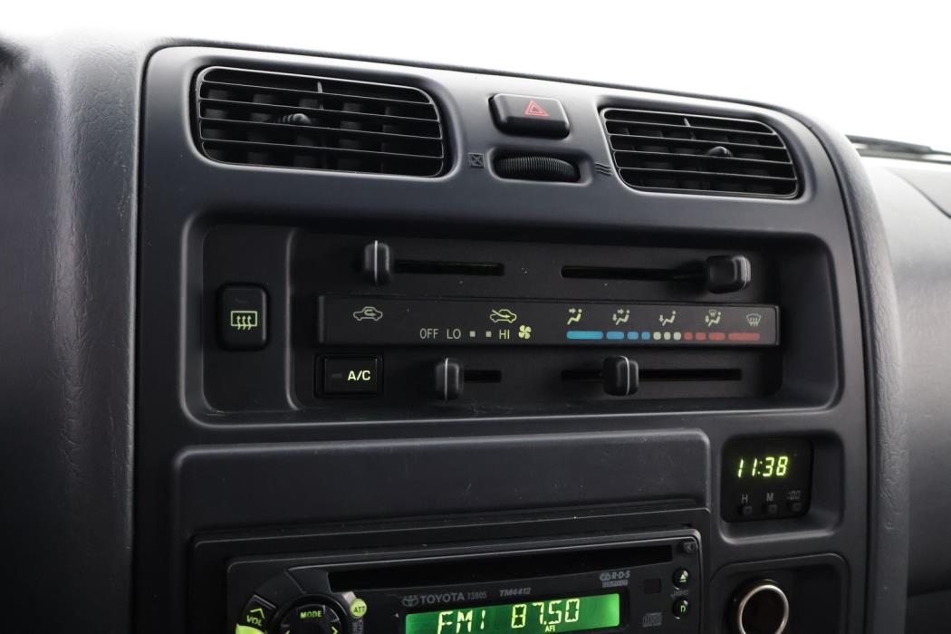 TOYOTA Hiace 2006