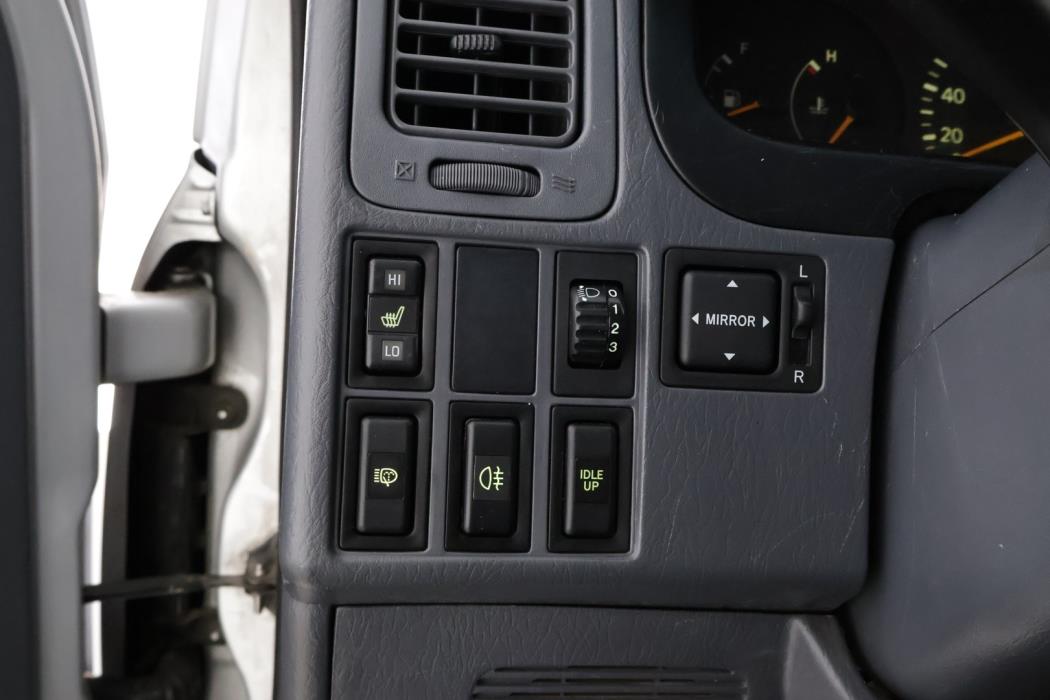 TOYOTA Hiace 2006