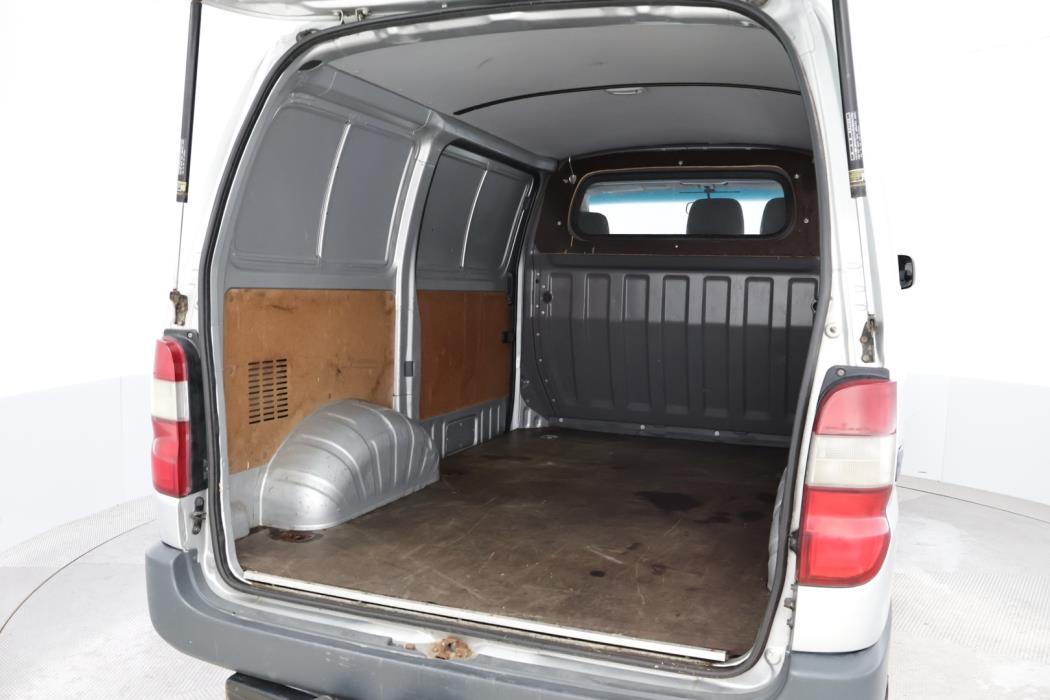TOYOTA Hiace 2006
