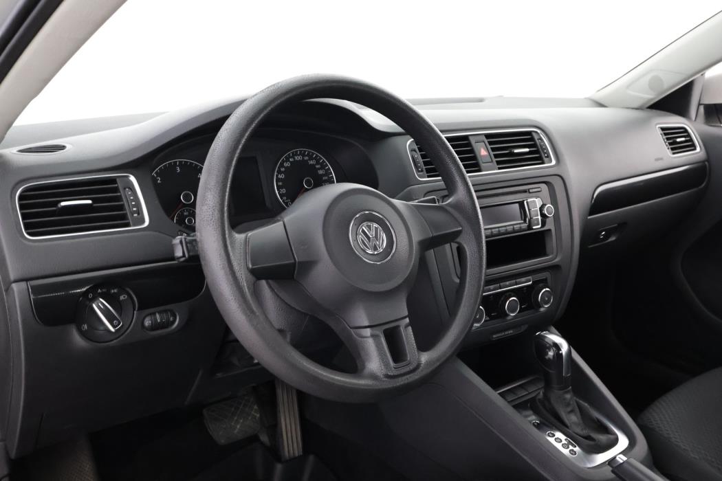 VOLKSWAGEN Jetta 2011