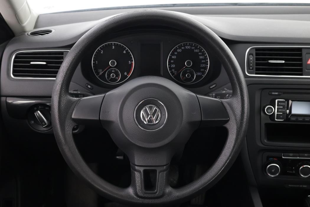 VOLKSWAGEN Jetta 2011