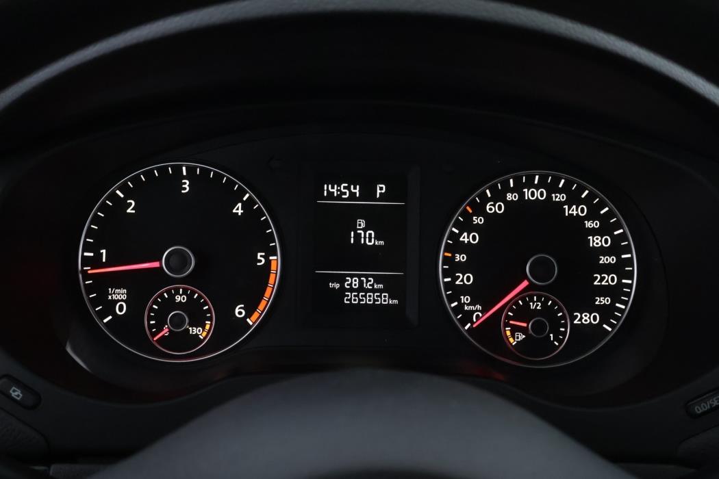 VOLKSWAGEN Jetta 2011
