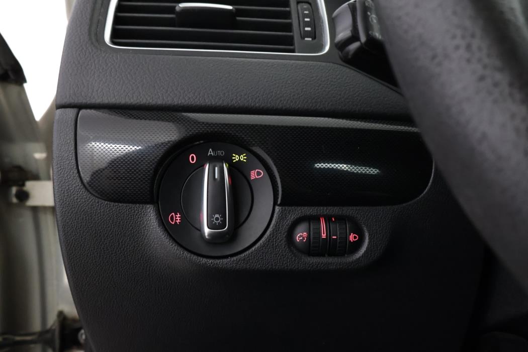VOLKSWAGEN Jetta 2011