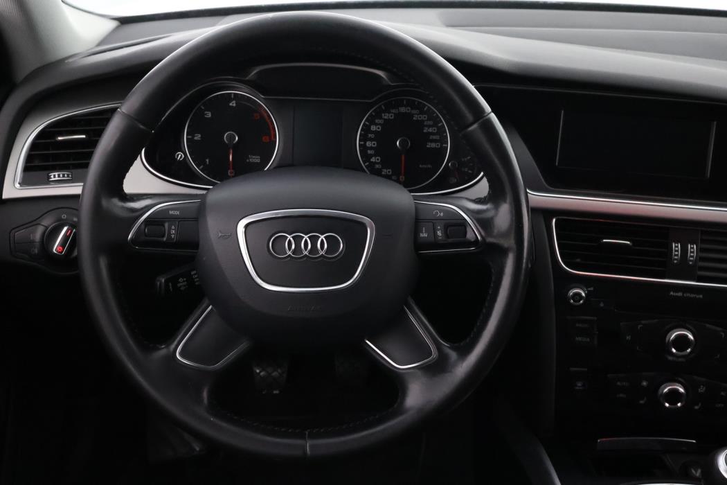 AUDI A4 2012
