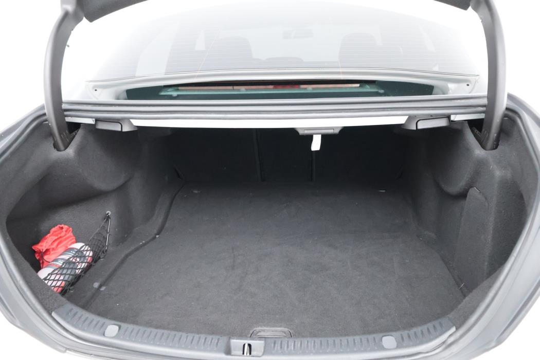 MERCEDES-BENZ E 2016