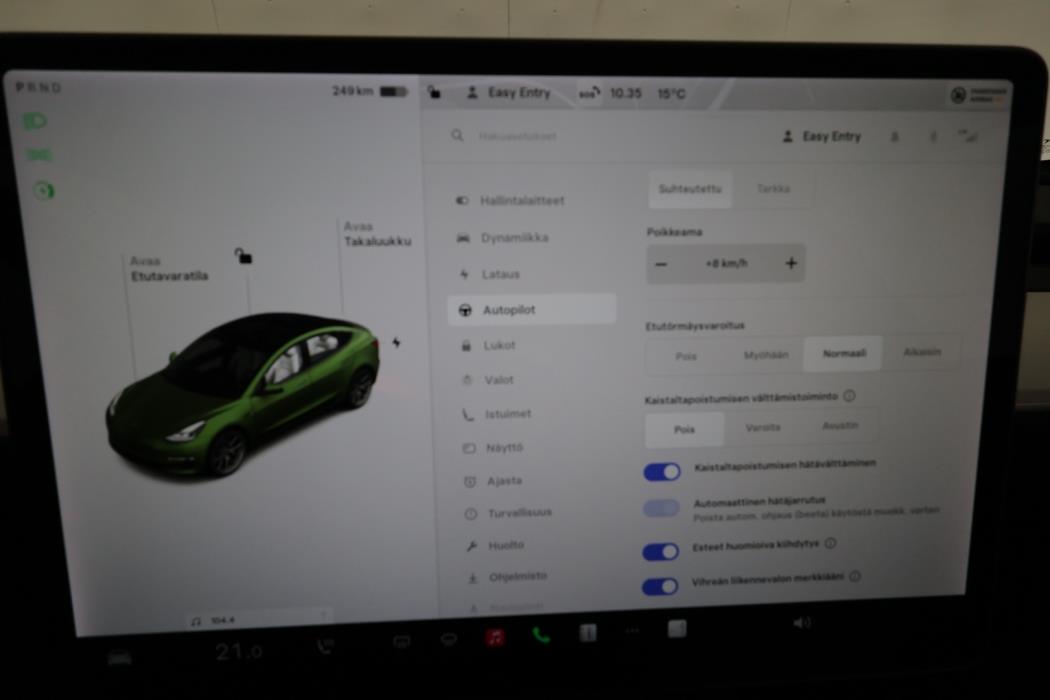 TESLA Model 3 2021