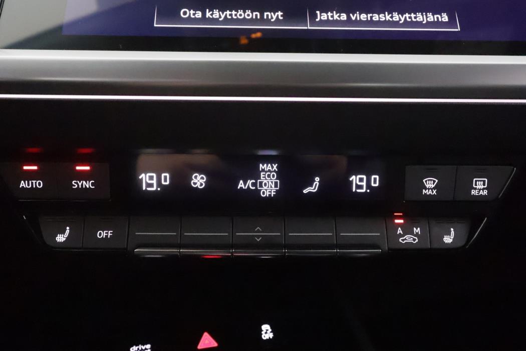 AUDI Q4 e-tron 2022