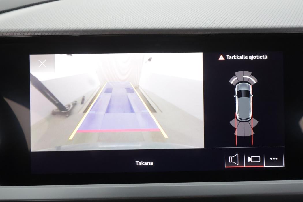 AUDI Q4 e-tron 2022