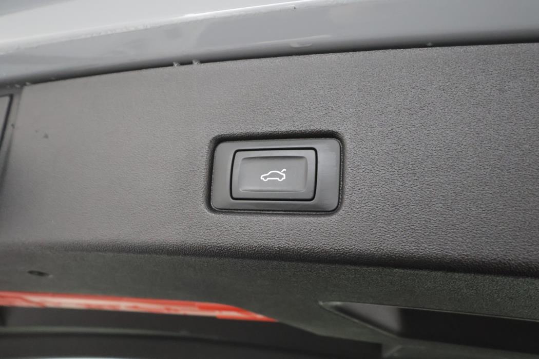 AUDI Q4 e-tron 2022