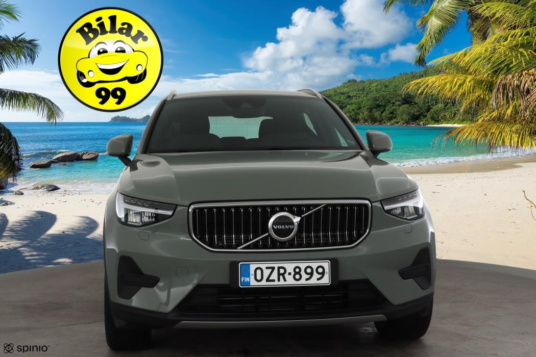 VOLVO XC40 2023