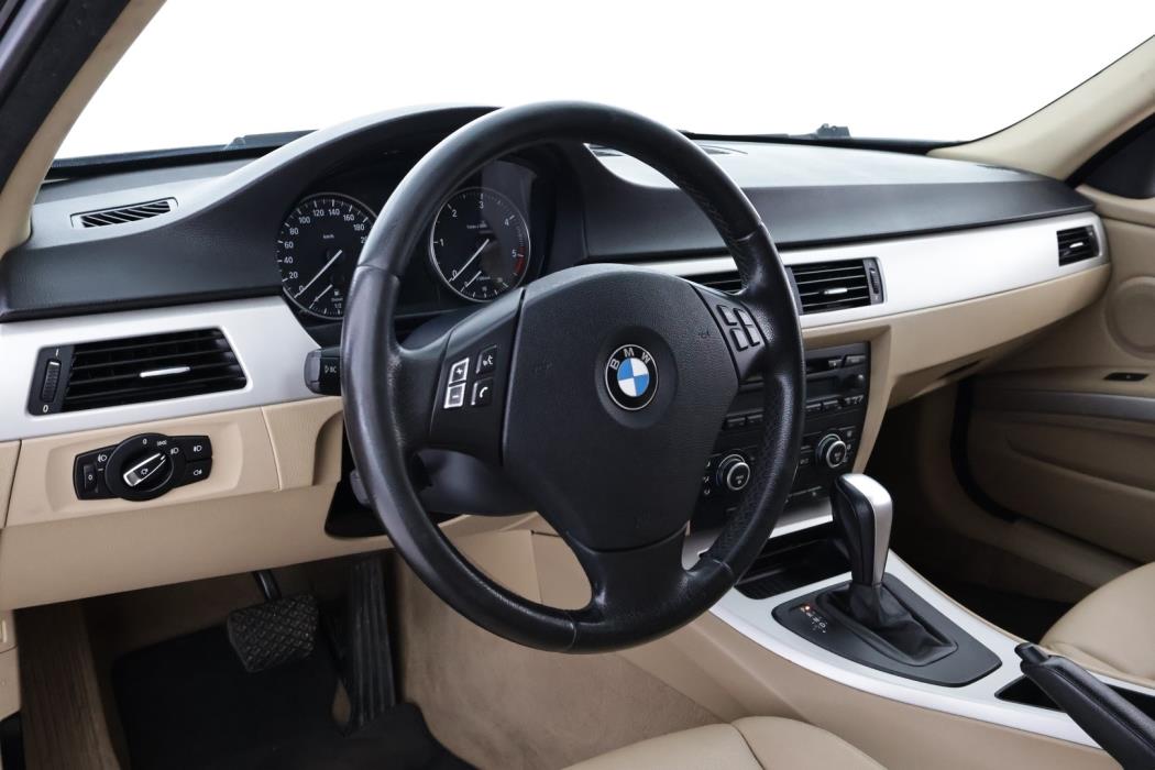 BMW 320 2009