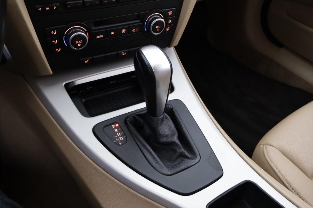 BMW 320 2009