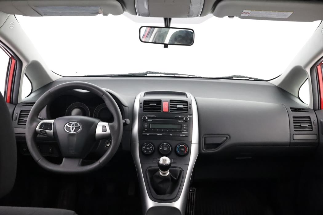 TOYOTA Auris 2010