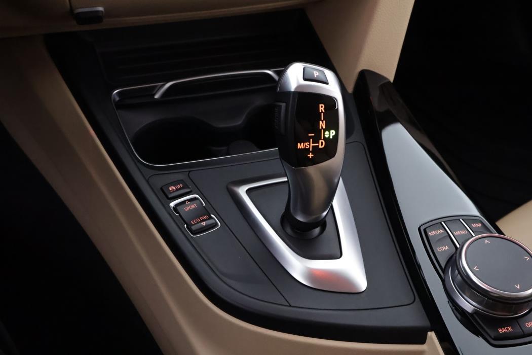 BMW 330 2018