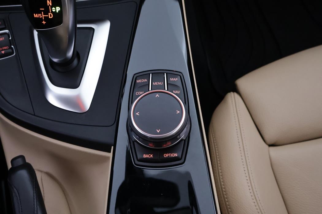 BMW 330 2018
