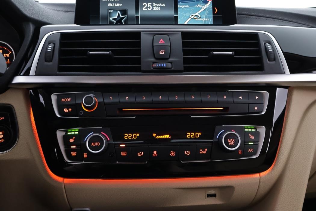 BMW 330 2018