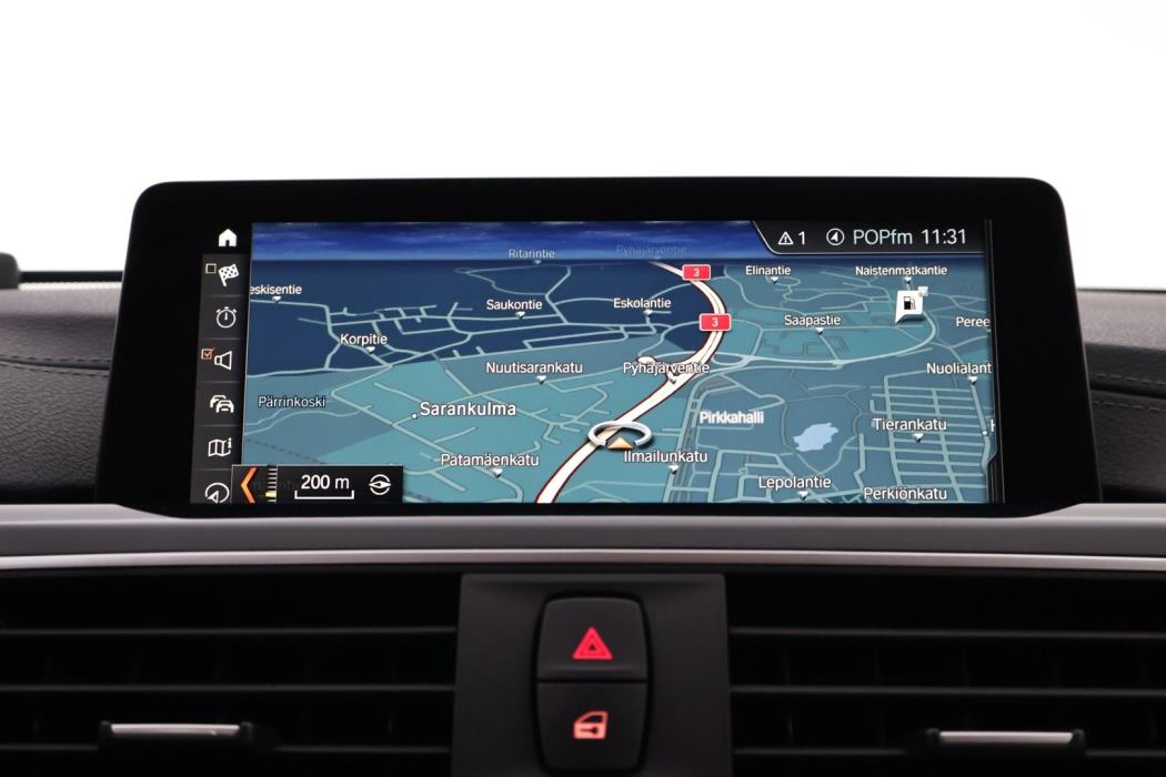 BMW 330 2018