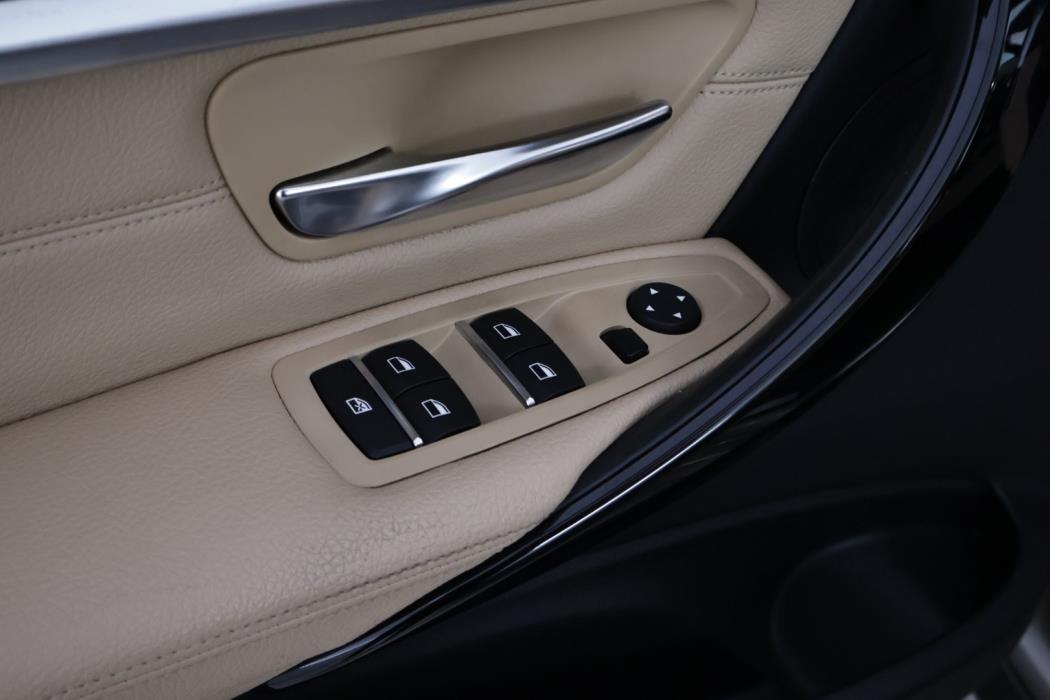 BMW 330 2018