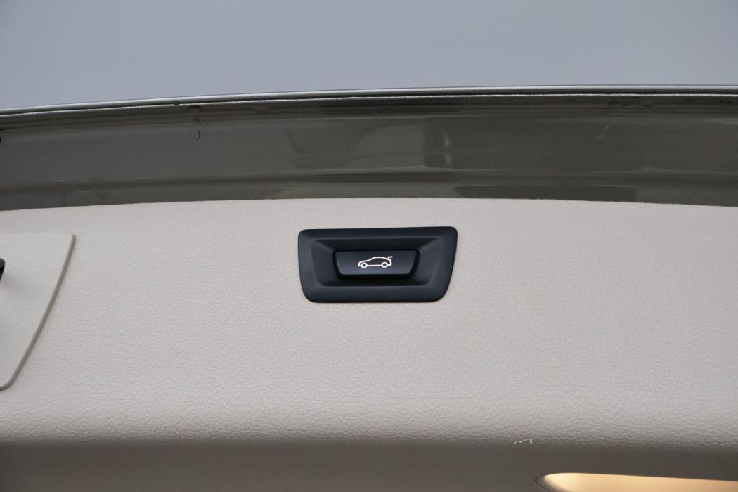 BMW 330 2018