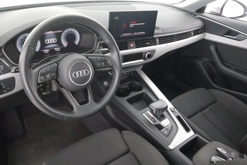 AUDI A4 2023