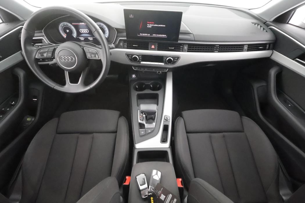 AUDI A4 2023