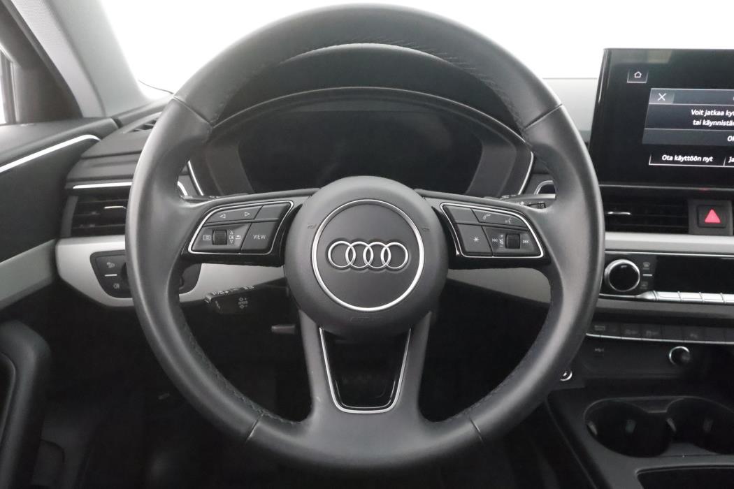 AUDI A4 2023
