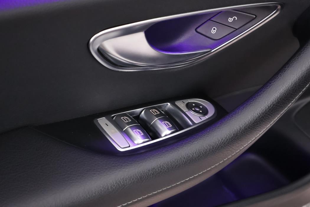 MERCEDES-BENZ E 2020
