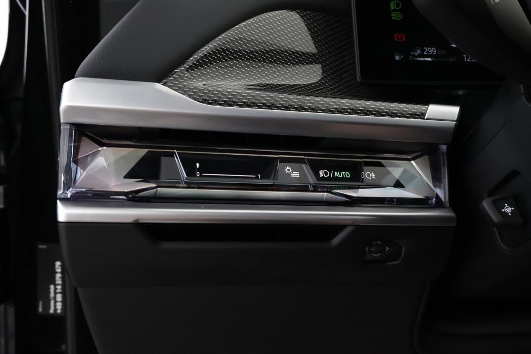 BMW 750 2023