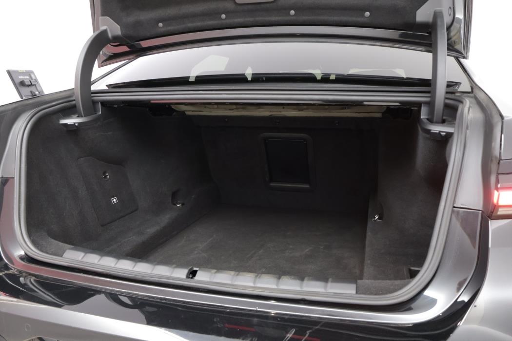 BMW 750 2023