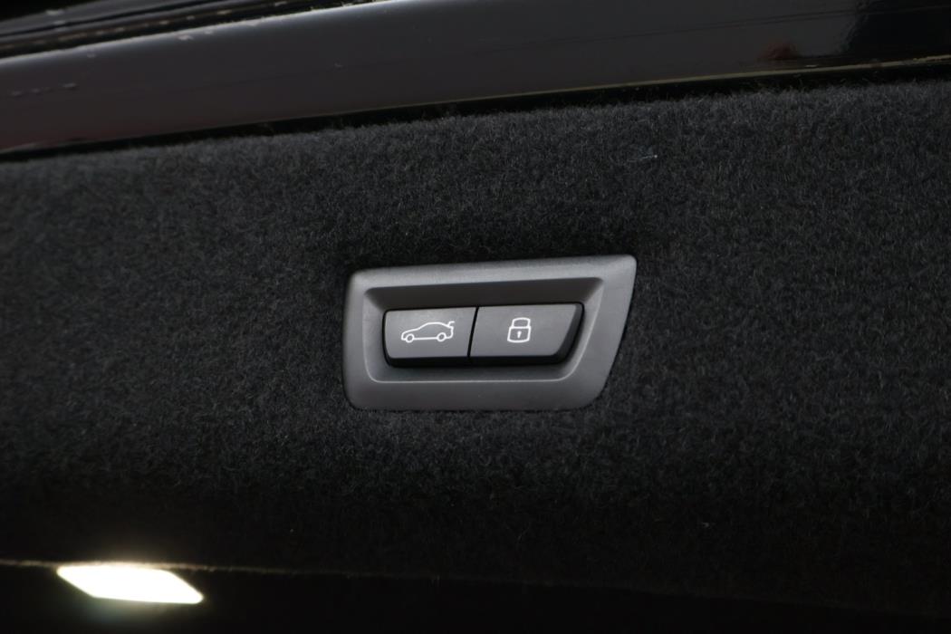 BMW 750 2023