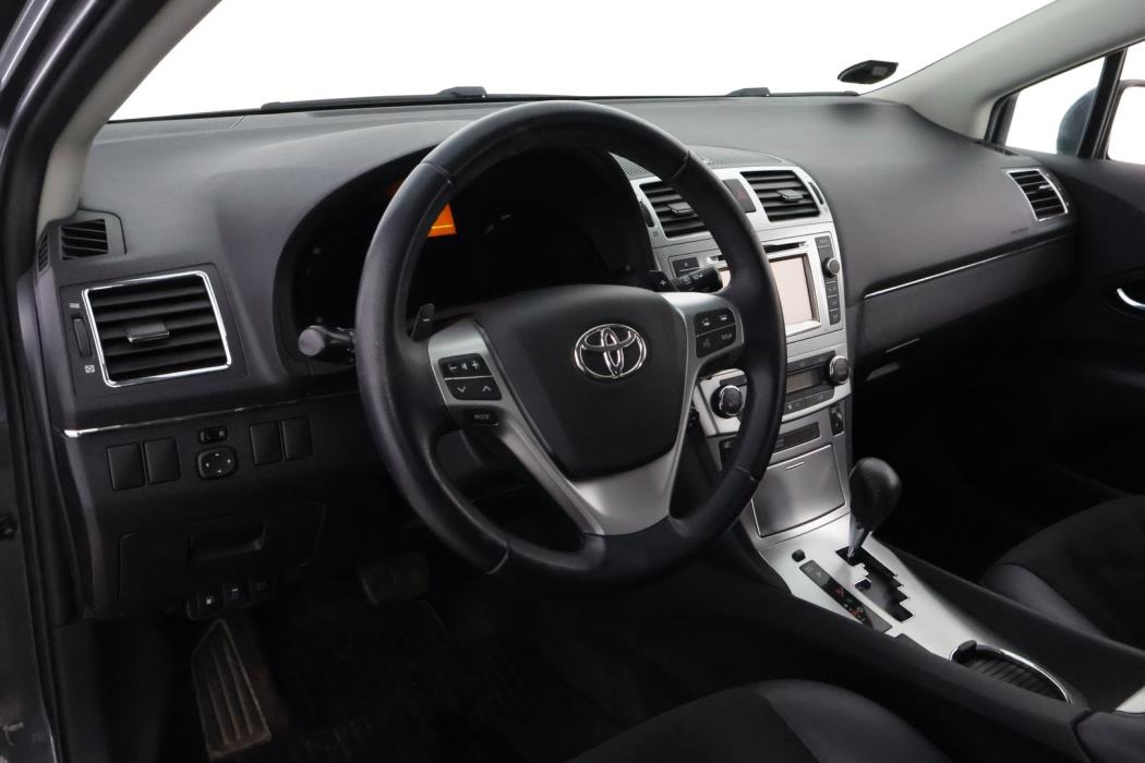 TOYOTA Avensis 2014