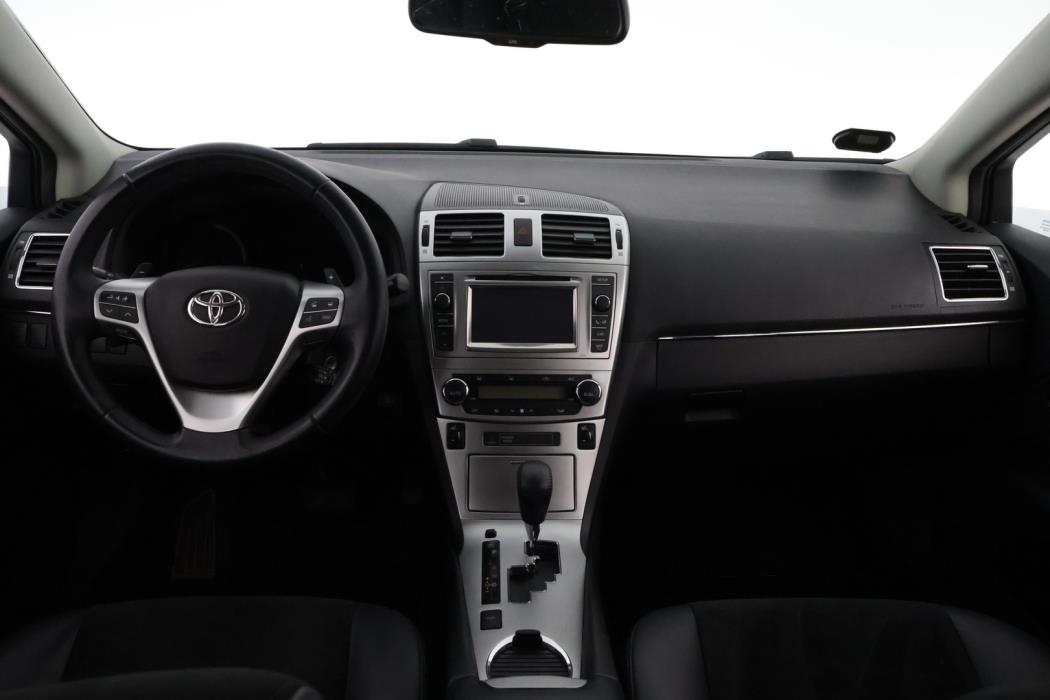 TOYOTA Avensis 2014
