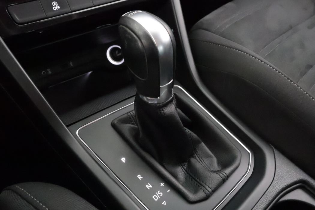 VOLKSWAGEN Touran 2017