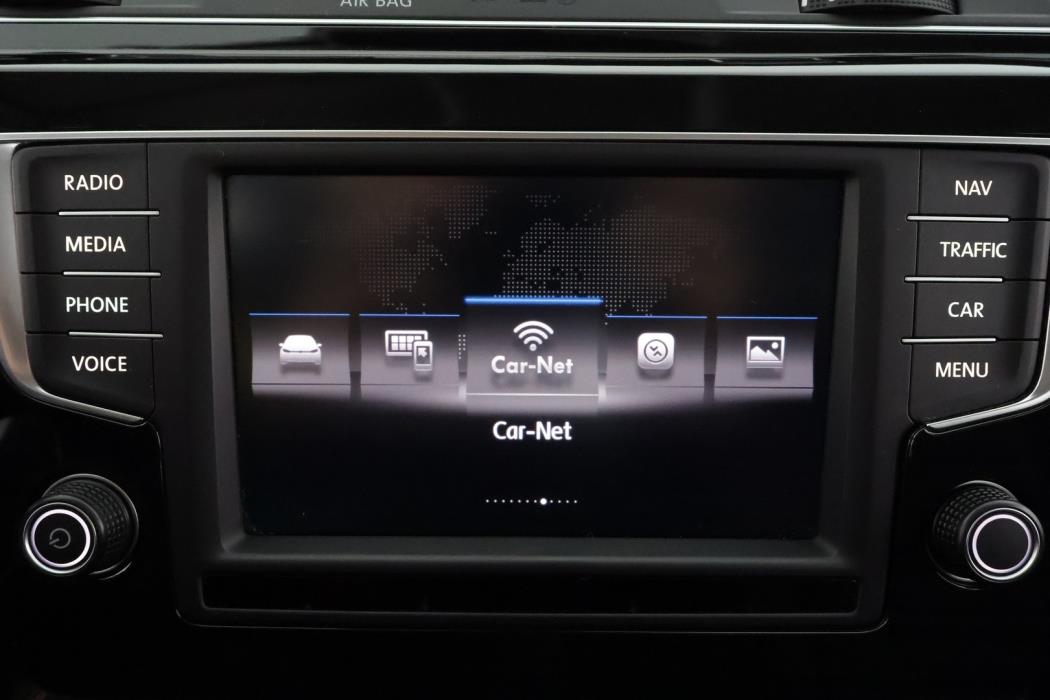 VOLKSWAGEN Touran 2017