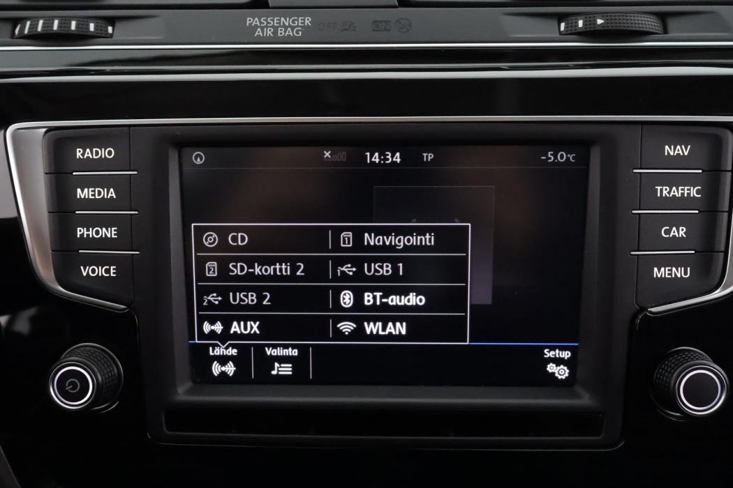 VOLKSWAGEN Touran 2017