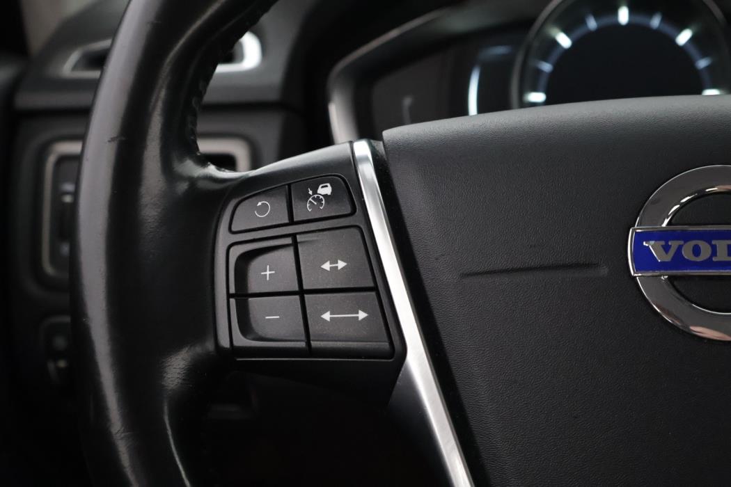 VOLVO XC70 2016