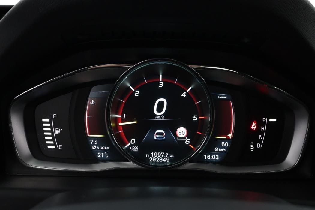 VOLVO XC70 2016