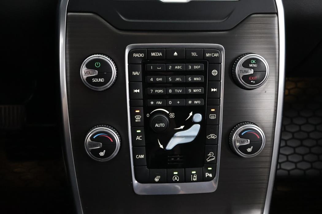 VOLVO XC70 2016